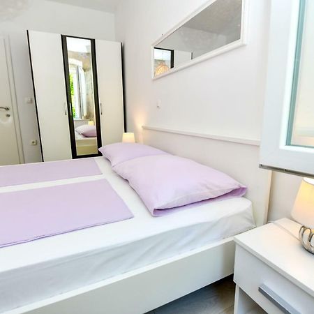 Mila Apartment Sinj Exteriör bild